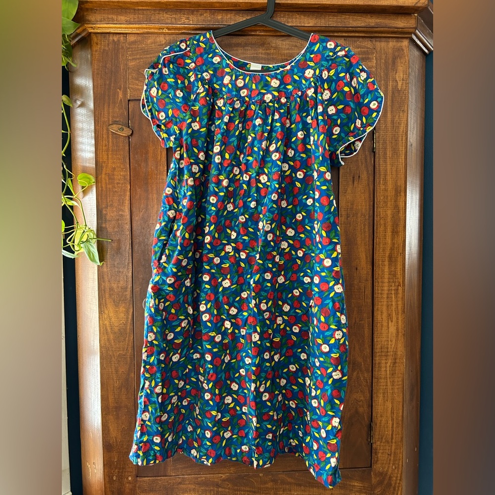 Printfresh retro inspired nightgown/ house dress. Crisp cotton